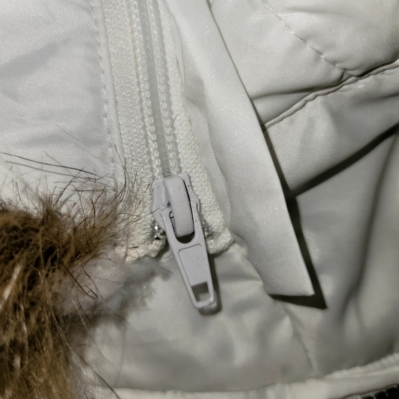 White Hooded Kids jackets Various sizes - Picture 7 of 8